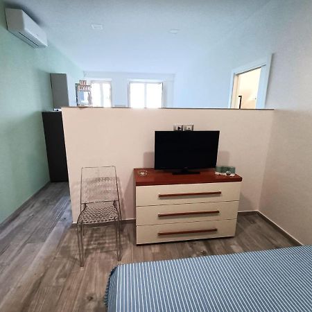 Ferienwohnung Bilocale Fronte Mare Giardini-Naxos Exterior foto